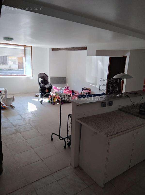 Maison à VILLENEUVE-L&#039;ARCHEVEQUE