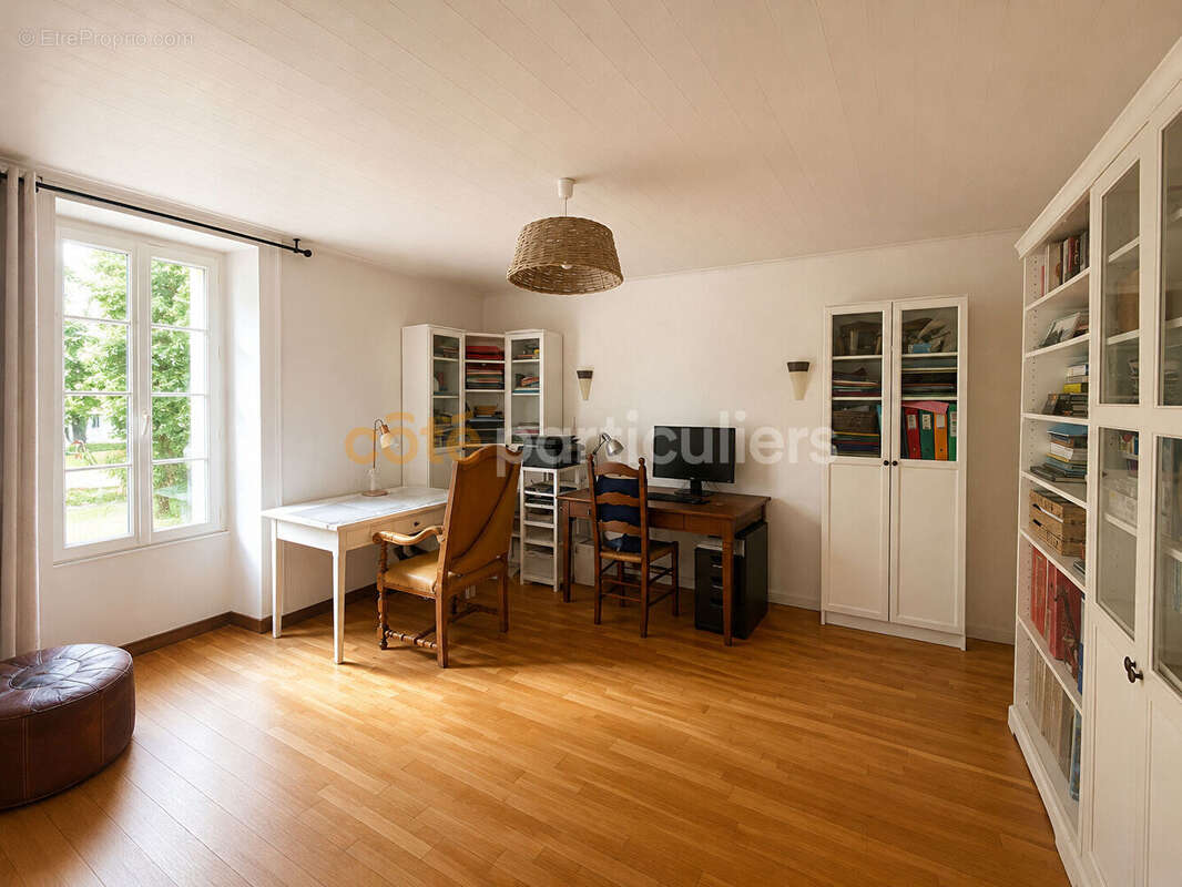 Maison Familiale - 6 chambres à Saint-Michel-En-L'Herm - photo 8
