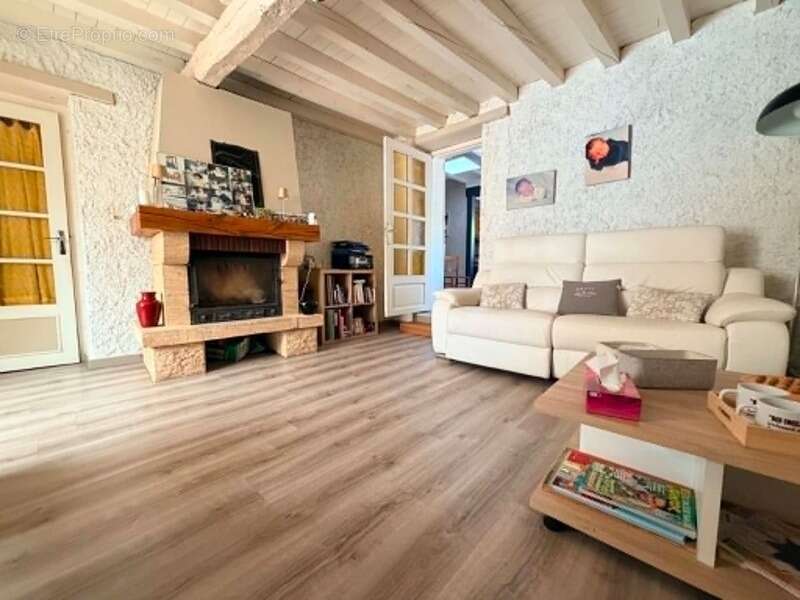 Maison 96 m² au calme sans vis a vis, 3 chambres, terrain de 859 m², terrasse de 30m²,  garage, double vitrage, pompe a chaleur, - photo 3