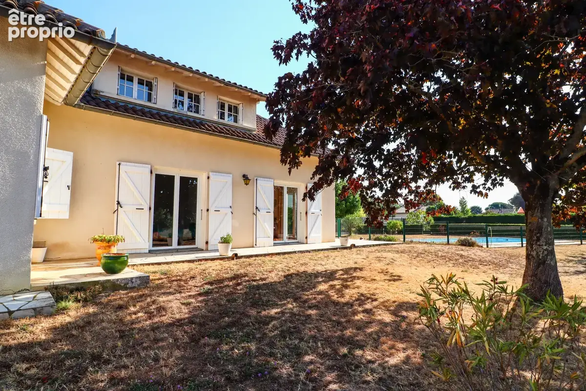 Maison familiale - 5 chambres - Piscine, double garage et grand jardin - photo 6