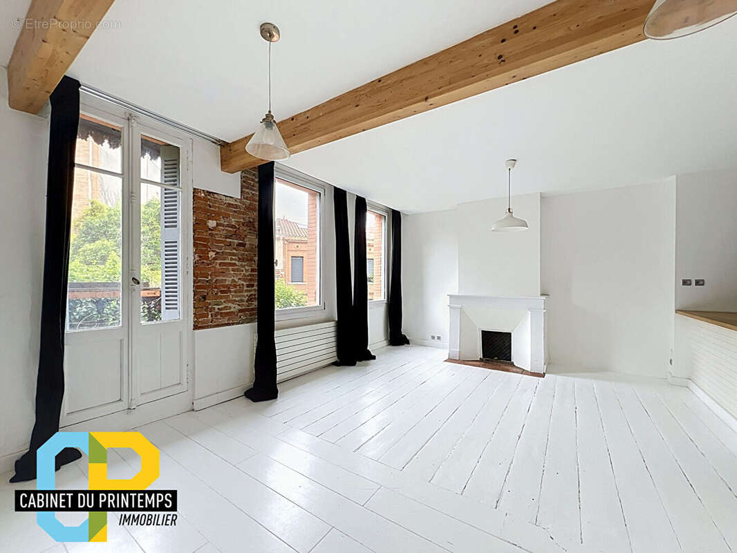 Rue des Chalets - Appartement trois pièces dans une petite copropriété - photo 2