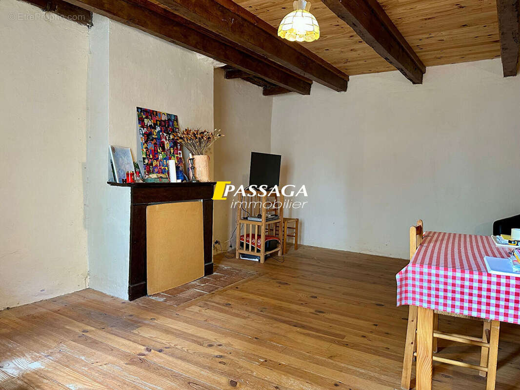 A VENDRE - Maison d'habitation de type 3 et jardin - RECOULES PREVINQUIERES - photo 8