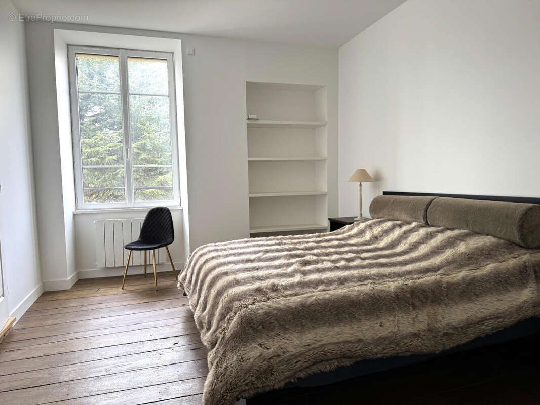 CHAMBRE - Maison à USSON-DU-POITOU