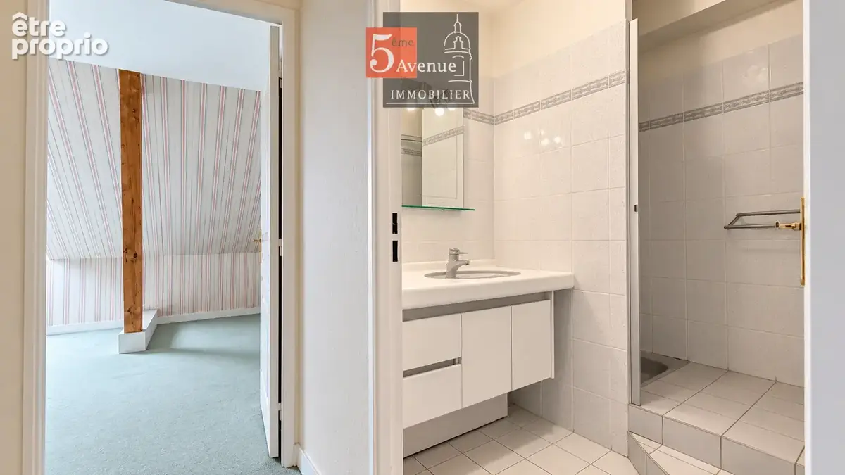 Appartement en duplex de 126 m2 au sol avec parking et ascenseur   proche centre-ville SENLIS - photo 9