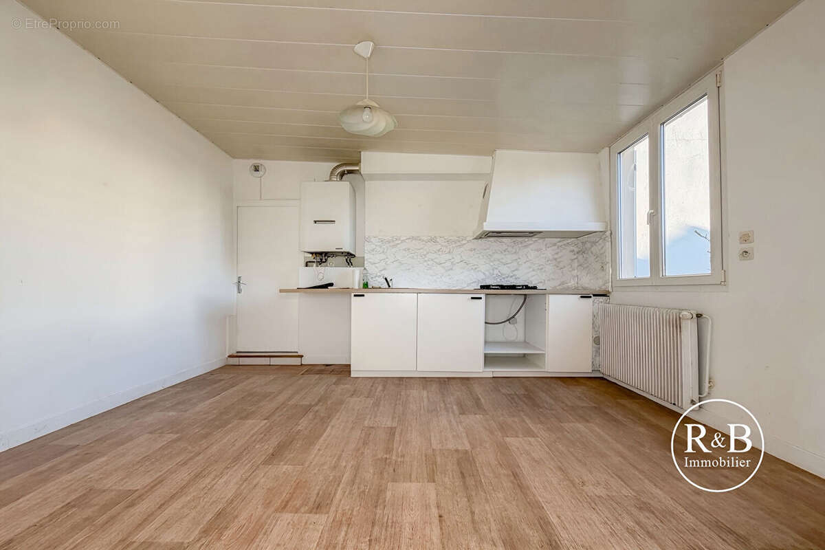 Maison à LES CLAYES-SOUS-BOIS