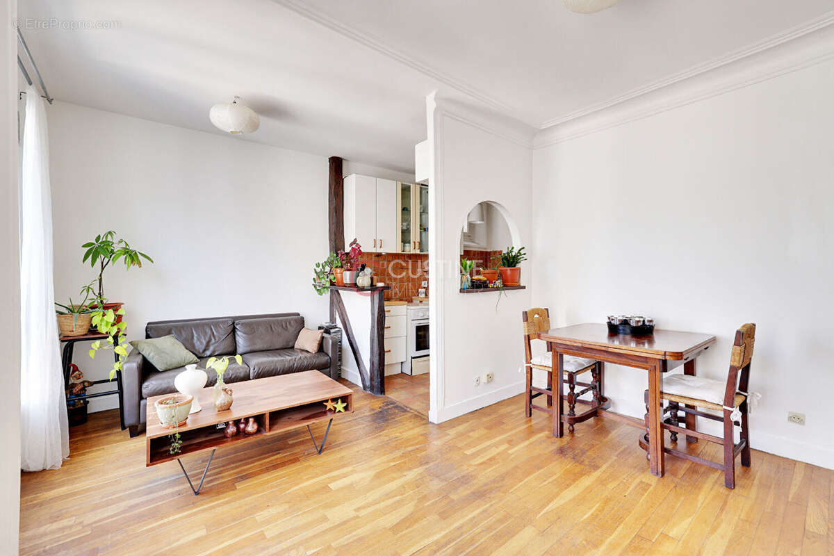 Appartement à PARIS-18E
