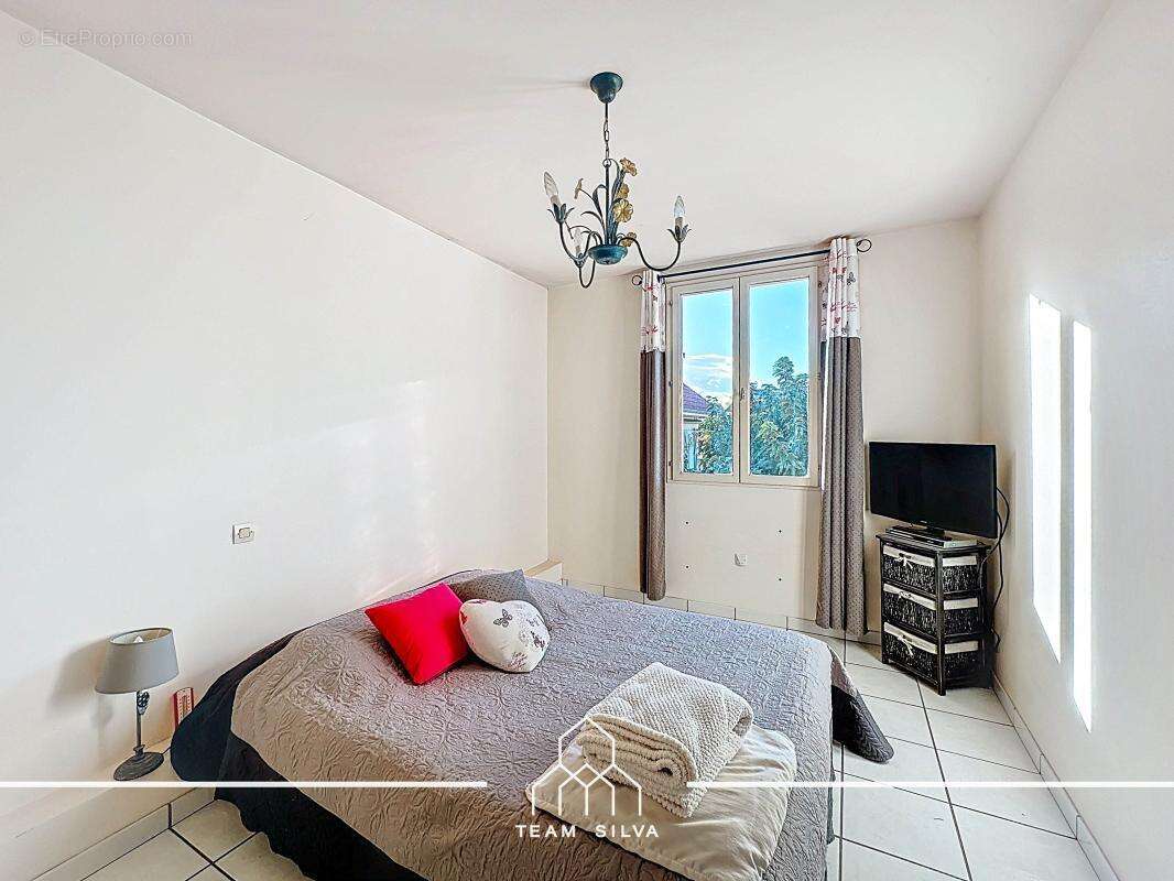 Maison à CHARLY