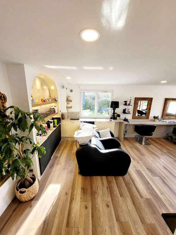 Commerce à MONTBONNOT-SAINT-MARTIN