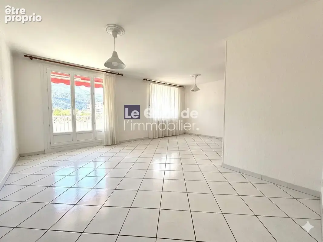 Appartement 4 pièces 76 m² à vendre à Le Pont-De-Claix (38800) - photo 2