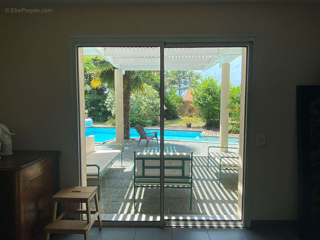 Maison à SAUGNAC-ET-CAMBRAN