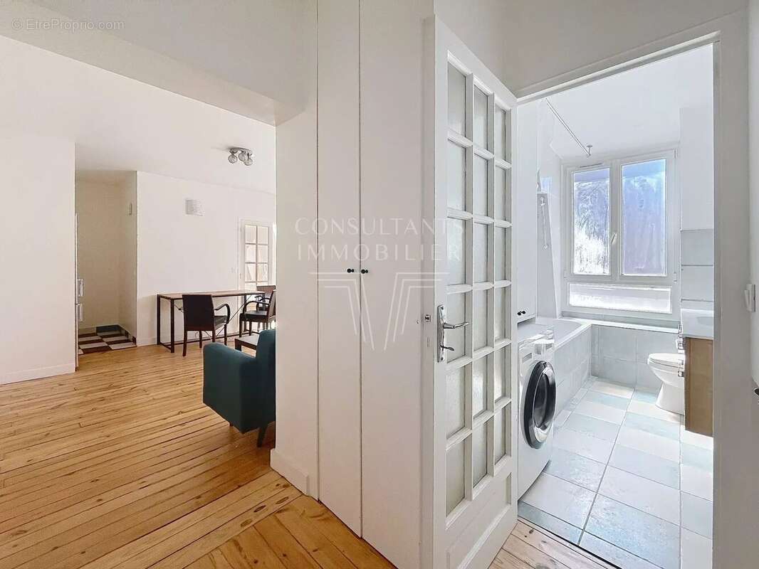Appartement à PARIS-14E