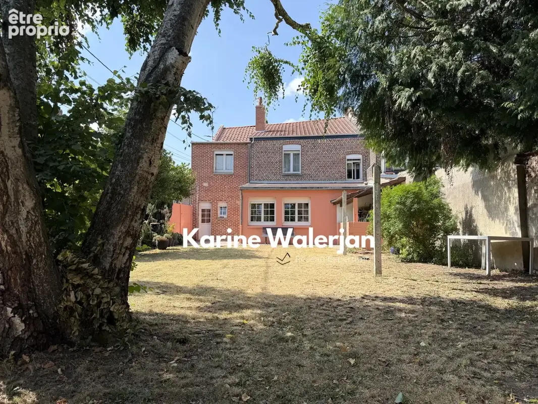 Maison à COURRIERES