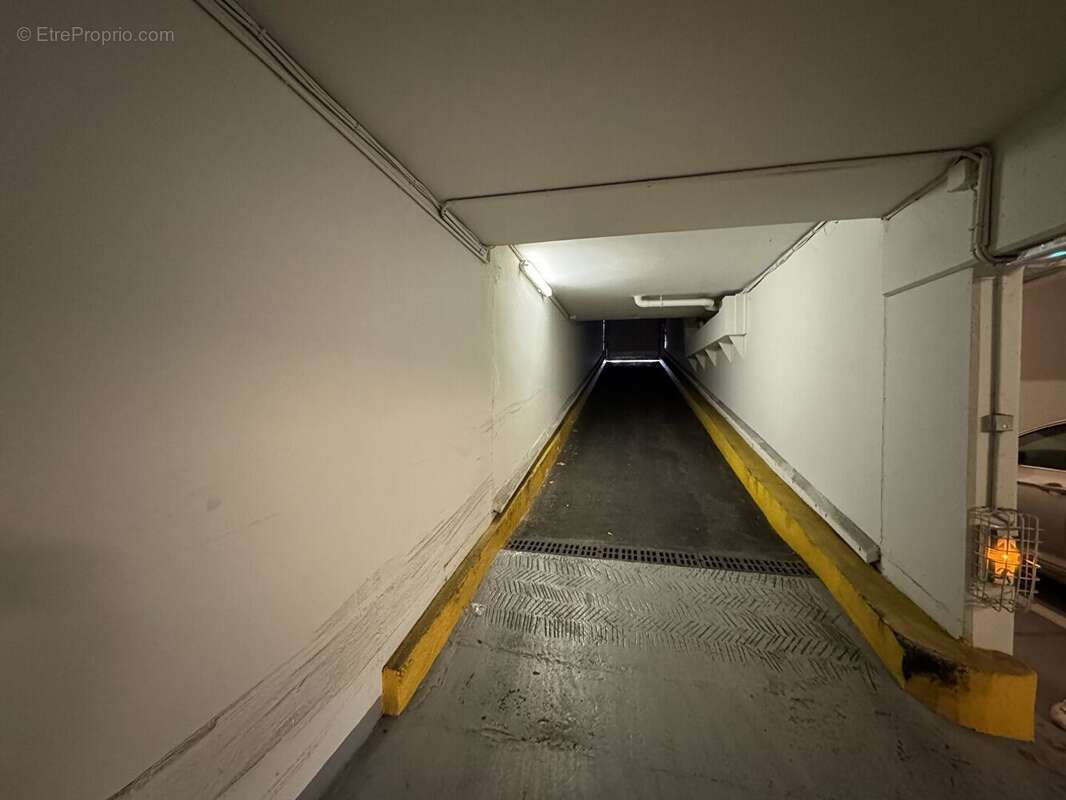 Parking à PARIS-13E