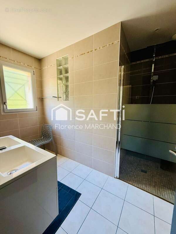 Maison 133 m² à Bessines  - photo 8