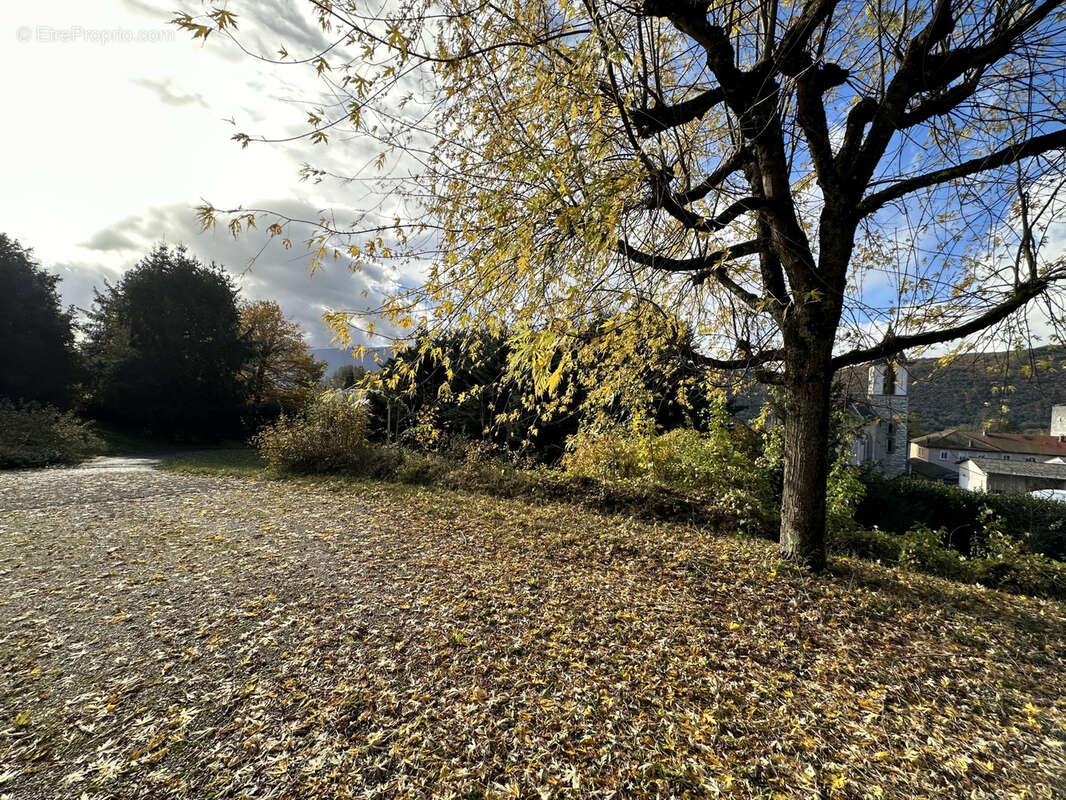 Terrain de 1680 m2 a gresy sur aix - photo 2