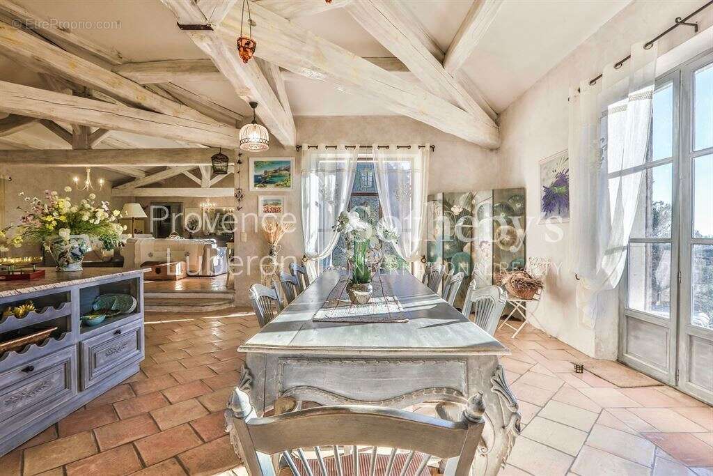 Maison à SAUMANE-DE-VAUCLUSE