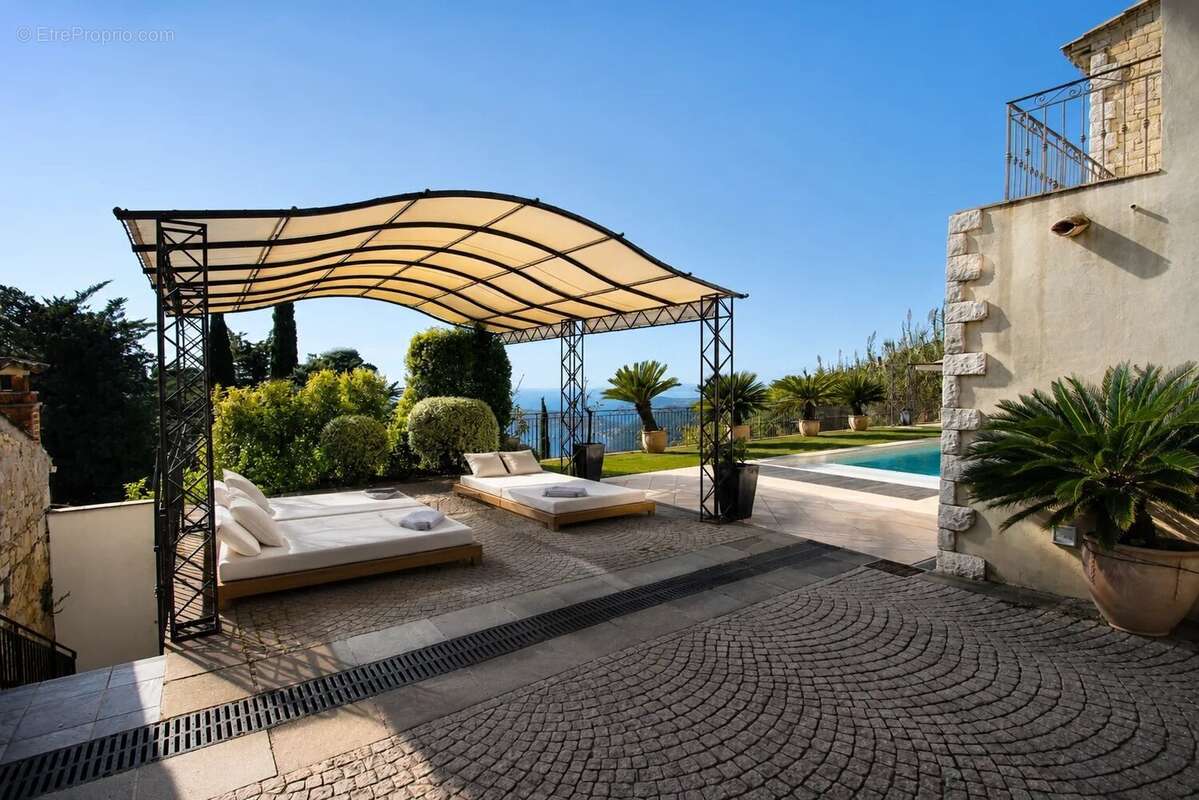 Eze "village" - propriété de 2 villas 450m²  piscine  vue mer - photo 12