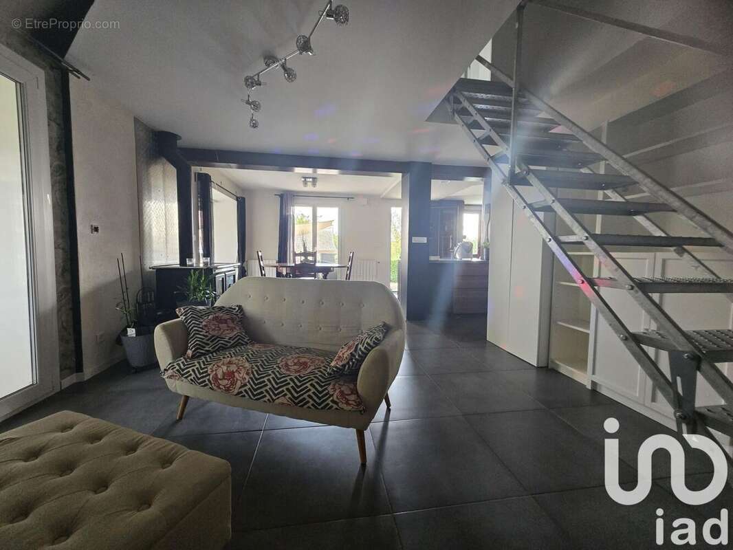 Photo 5 - Maison à VIREY-LE-GRAND