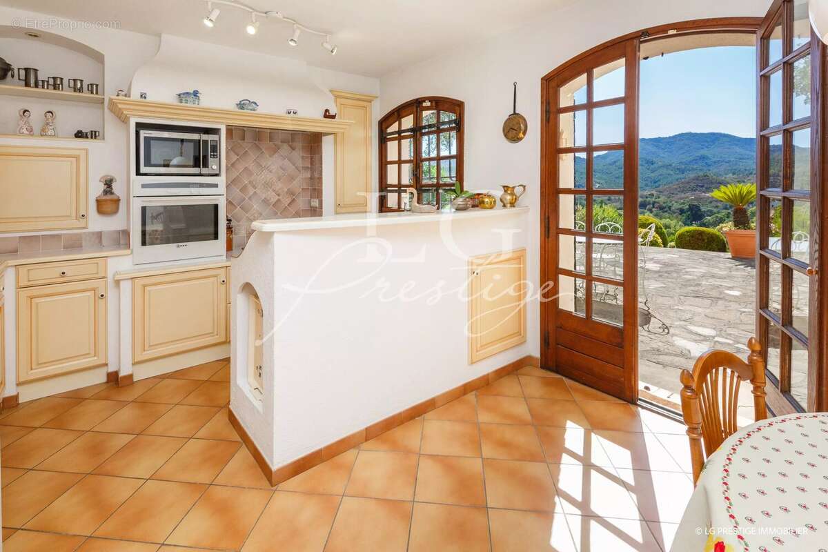 Maison à MANDELIEU-LA-NAPOULE