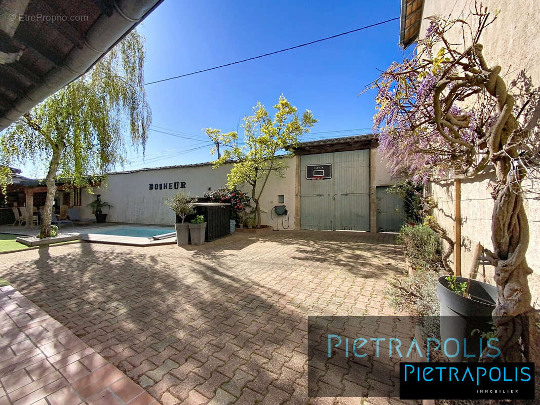 Maison à SAINT-GEORGES-DE-RENEINS