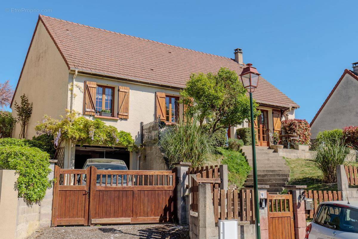 Maison à GAILLON-SUR-MONTCIENT