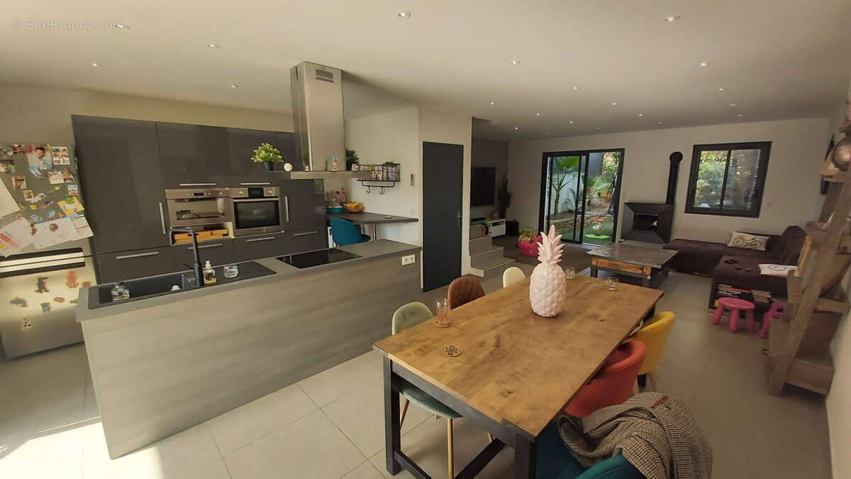 Maison à SIX-FOURS-LES-PLAGES