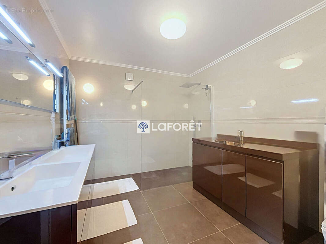 Maison de standing de 128m² avec vue mer exceptionnelle et piscine - photo 10
