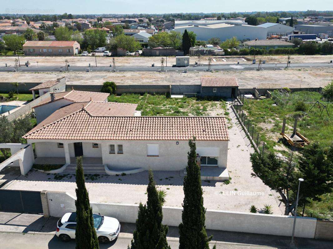Proximité Perpignan grande maison 4 pièces 170 m2 - photo 2