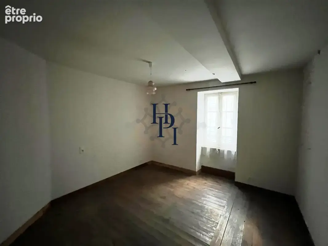 Vente maison de village à rénover avec garage et terrain non attenant - photo 8
