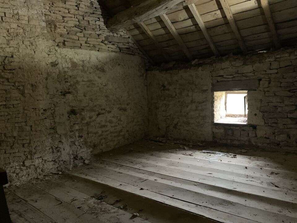Maison à VAUX-SOUS-AUBIGNY