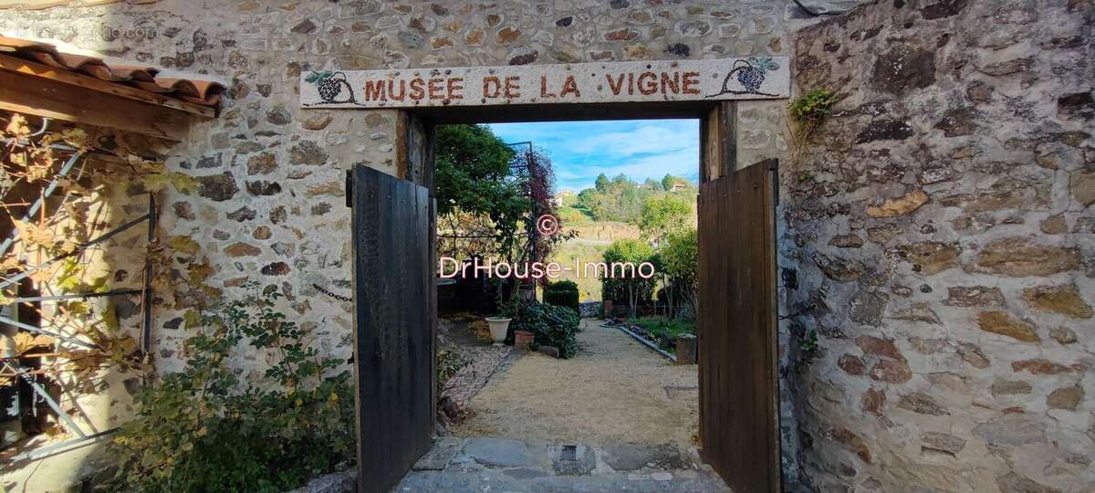 Commerce à VIEILLE-BRIOUDE