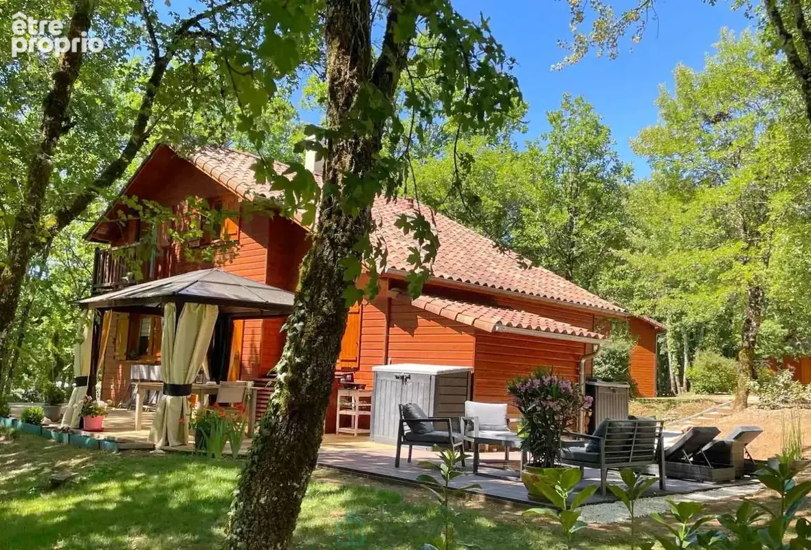 Dans un cadre idyllique et relaxant, superbe chalet de 92 m² en parfait état, offrant confort, modernité et de très belles prest - photo 2