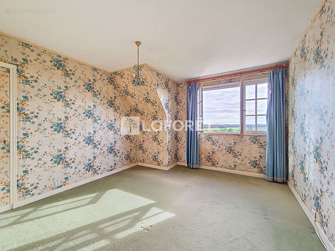 Maison à NOYAL-CHATILLON-SUR-SEICHE