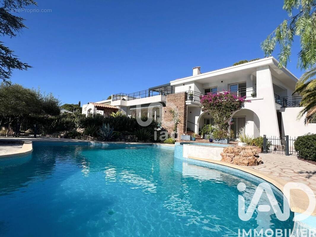Photo 1 - Appartement à SAINT-RAPHAEL