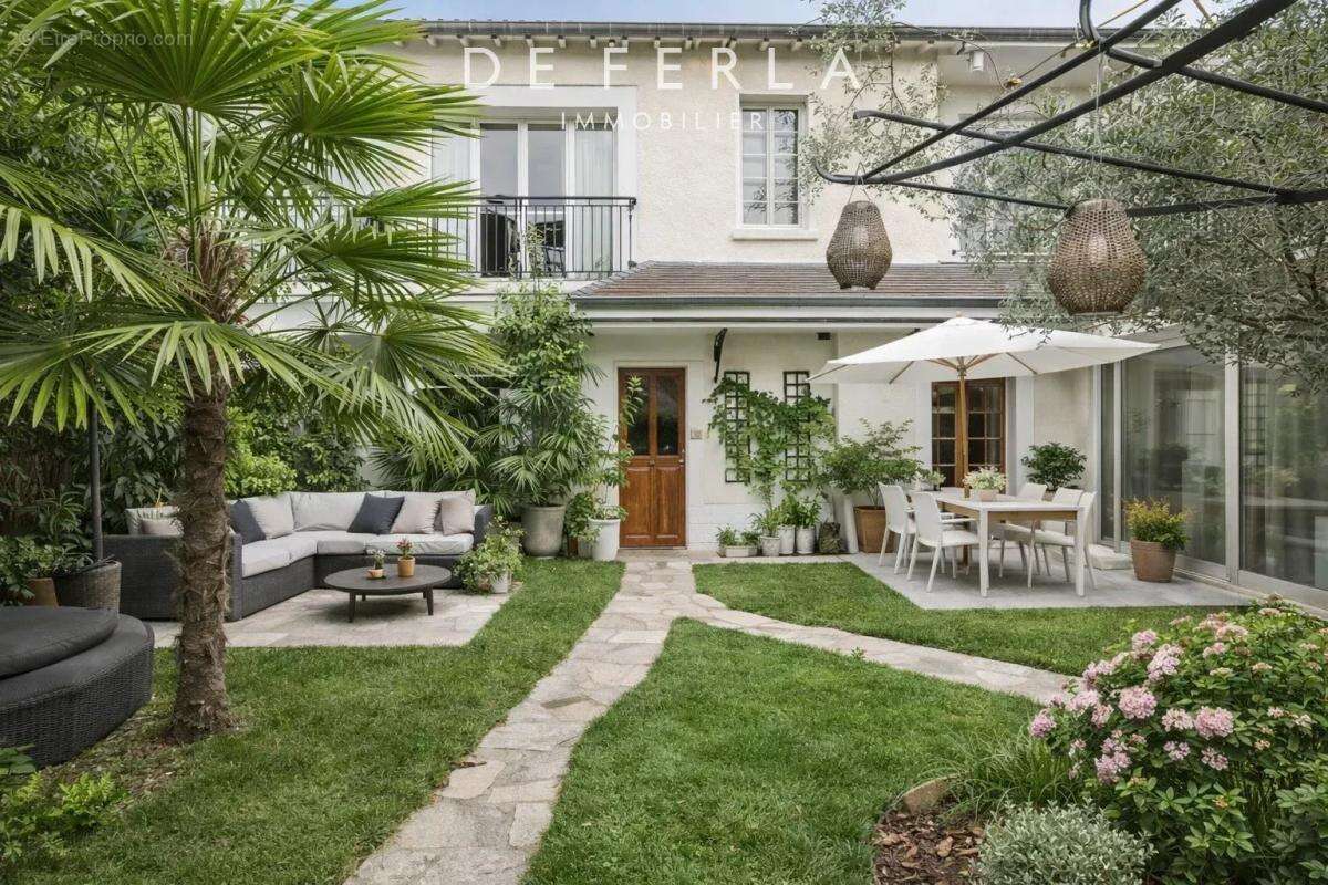 Maison à SAINT-MAUR-DES-FOSSES