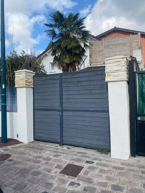 Maison à GENNEVILLIERS