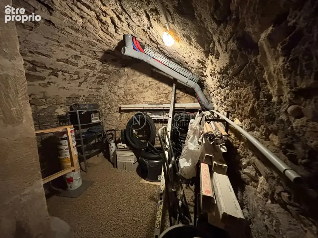 A VENDRE VILLELAURE (84530) Maison de village avec terrasse, deux garages, cave, sous sol et grenier - photo 15