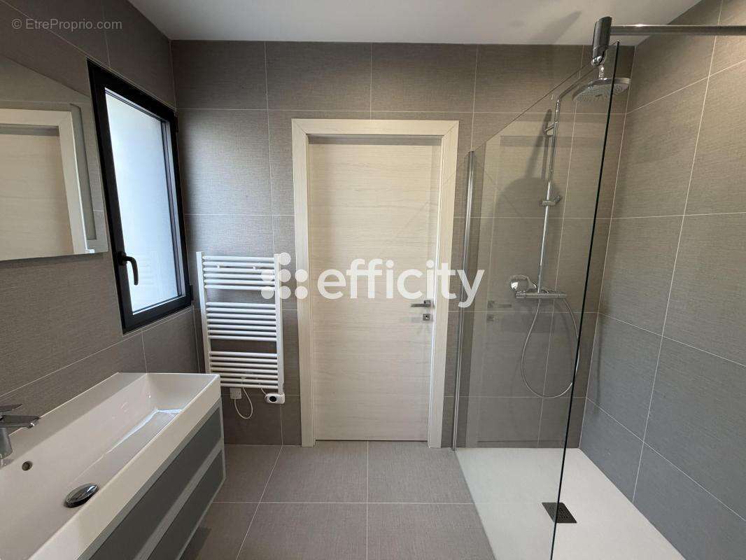 Maison 202 m² à Meschers-Sur-Gironde  - photo 17