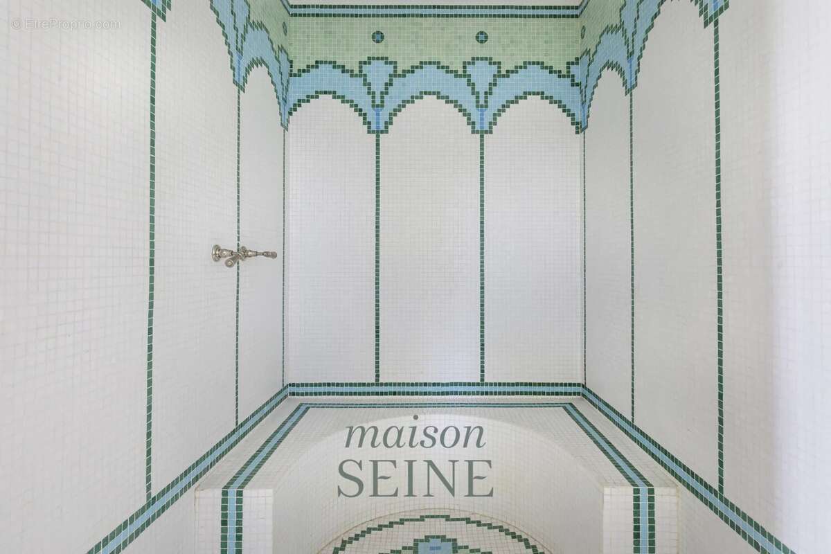 Maison à NEUILLY-SUR-SEINE