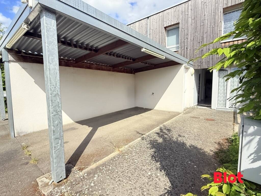 Maison à SAINT-JACQUES-DE-LA-LANDE