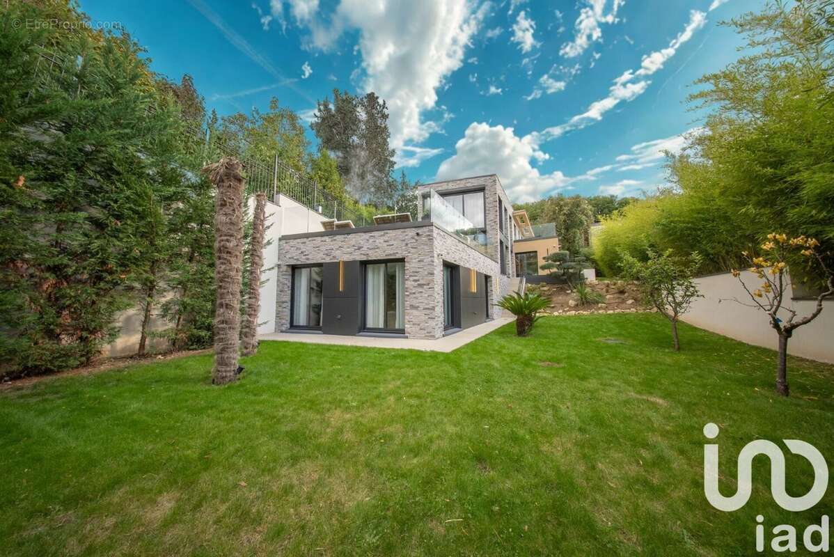 Photo 3 - Maison à SEVRES