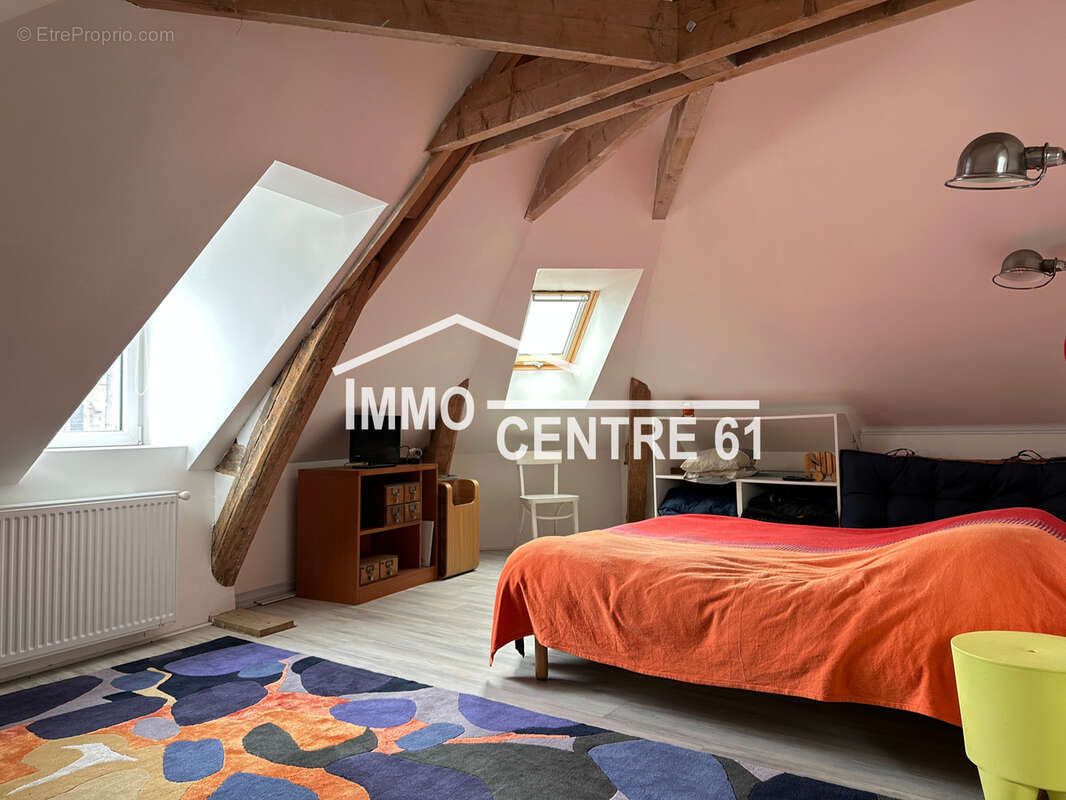 Charmante maison de ville 4 chambres sur 245m2 de terrain - photo 13