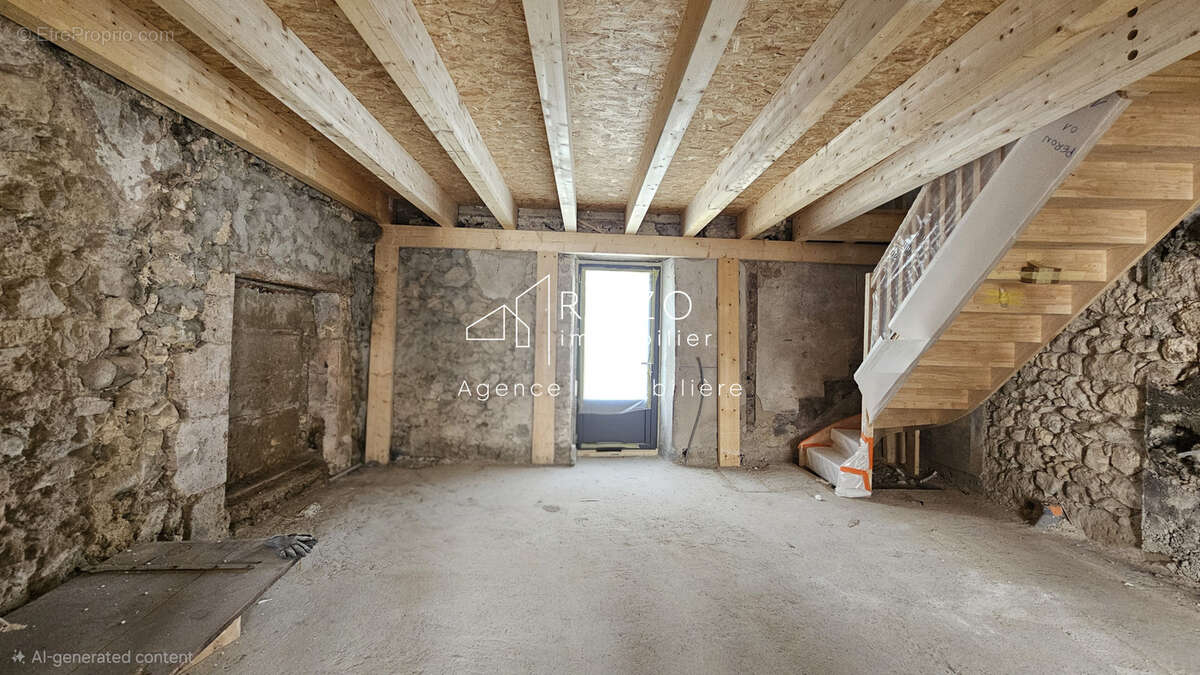 Maison à PERON
