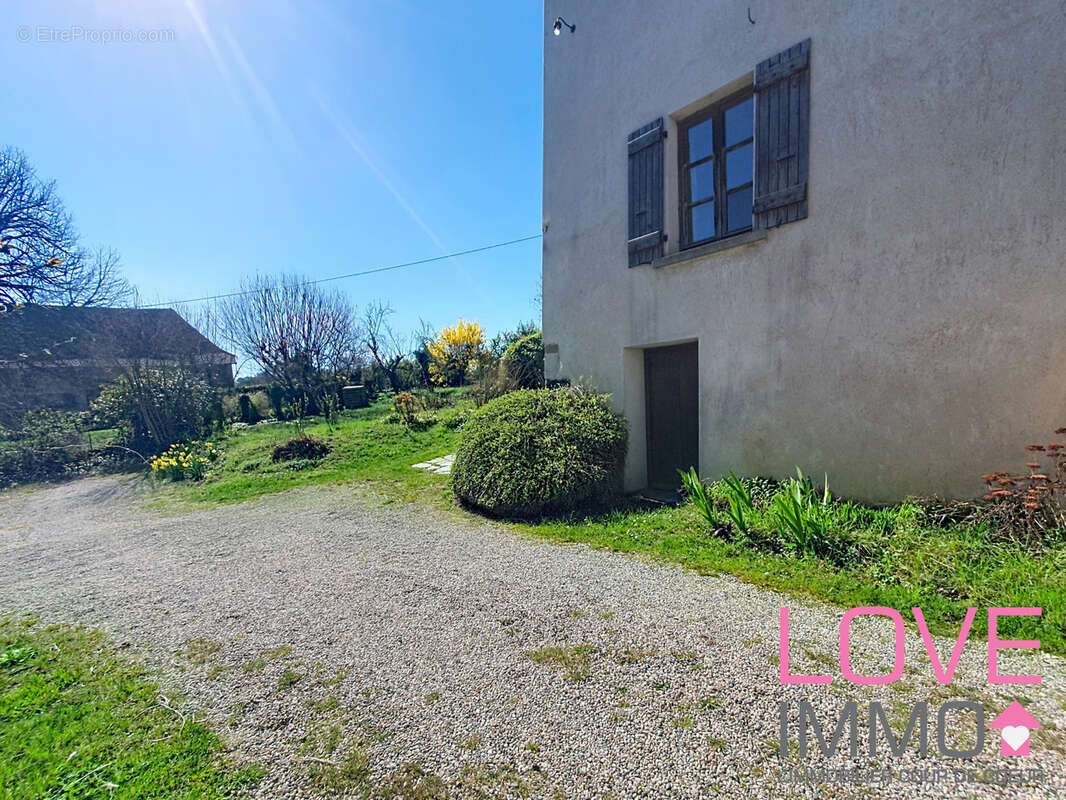 Maison à LA TOUR-DU-PIN