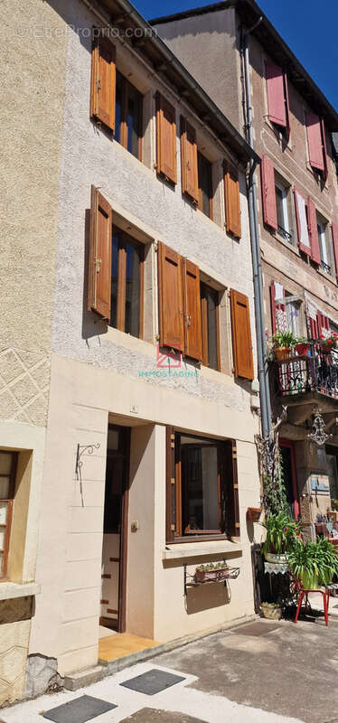 Maison à SAINT-SERNIN-SUR-RANCE