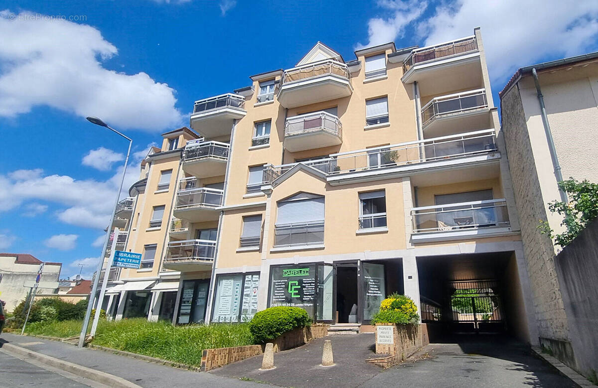 Appartement à HOUILLES