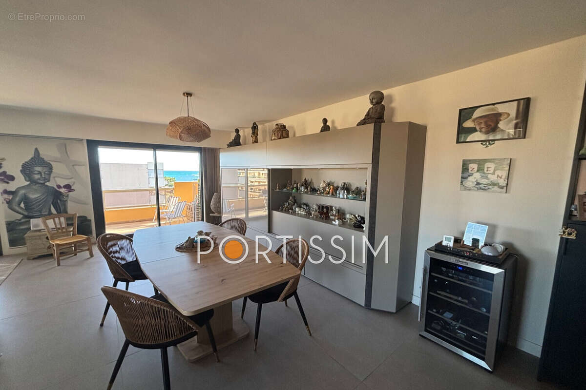 Appartement à SAINT-LAURENT-DU-VAR