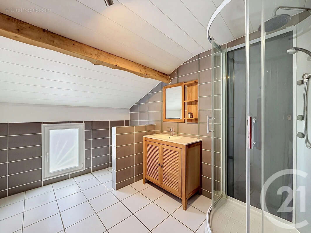 Maison à POUSSAN