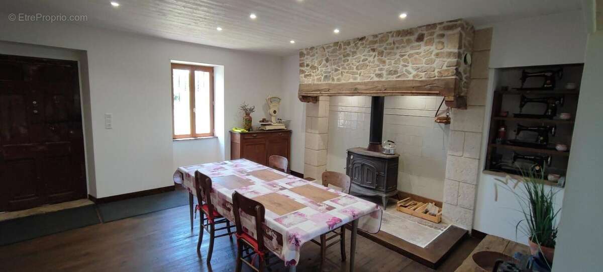 Maison à VAUREILLES