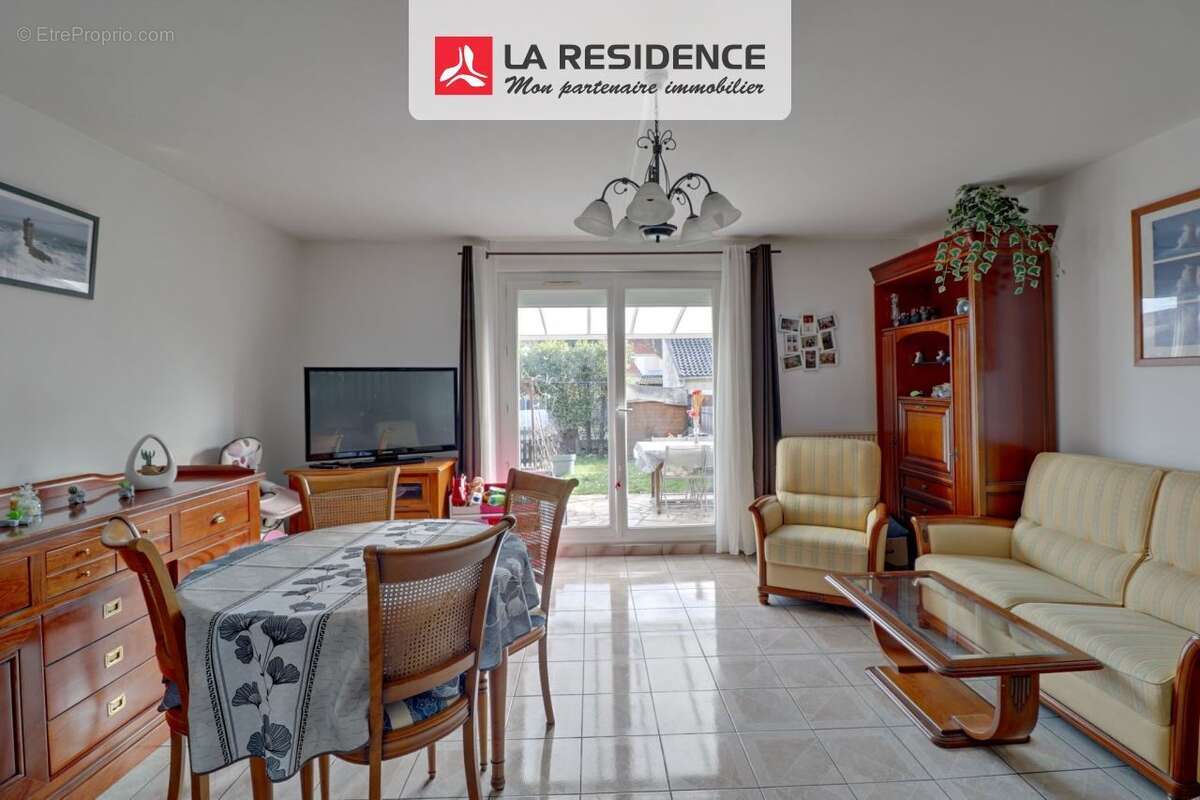 Maison à JOUY-LE-MOUTIER